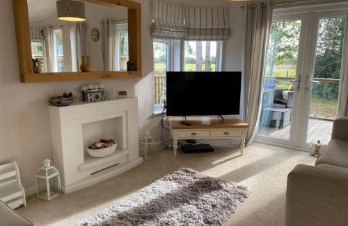 Ryther Cabin | Hollicarrs - Pinewood Lodge