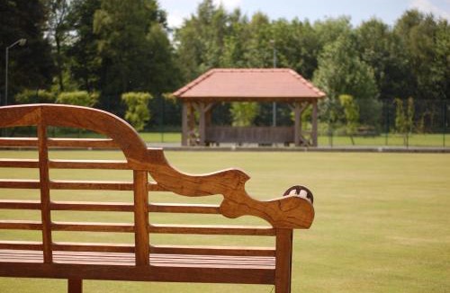 Ryther Cabin | Hollicarrs - Stag Lodge