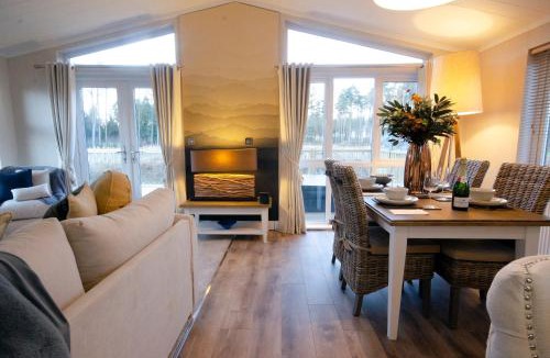 Ryther Cabin | Hollicarrs - The Rushes