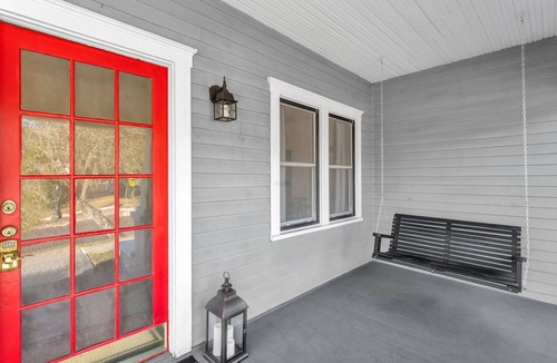 Lakeland House | Hollingsworth Bungalow- Just steps to lake path