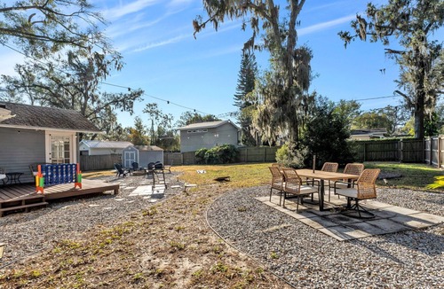 Lakeland House | Hollingsworth Bungalow- Just steps to lake path