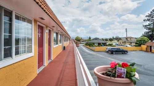 Hollister Hotel | Hollister Inn