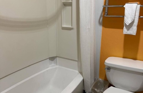 Hollister Hotel | Hollister Inn