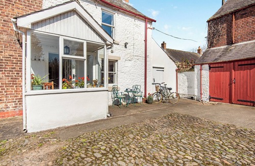 Carlisle Cottage | HOLLOW CREEK COTTAGE - 28012