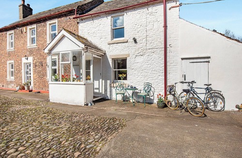 Carlisle Cottage | HOLLOW CREEK COTTAGE - 28012