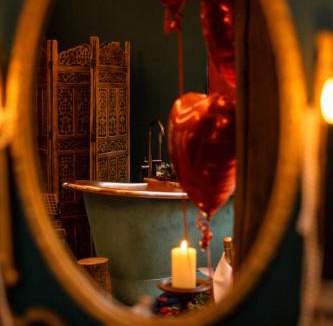 Layer de la Haye House | Hollow Heath