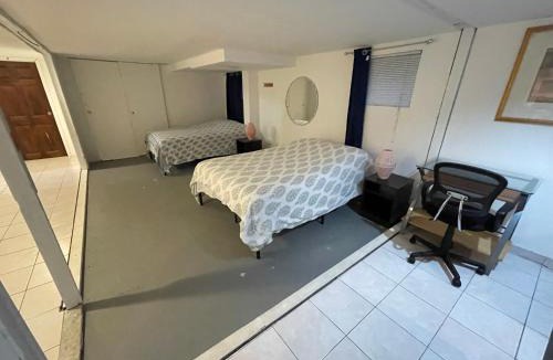 Dix Hills Apartment | Hollow high hill Ranch retreat