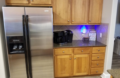 Jonestown Condo | Hollows Hilltop Lake Travis Condo is minutes to Northshore Marina and Lago Vista