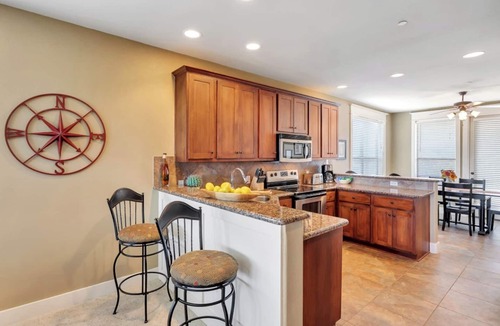 Leander Condo | Hollows Villa with Panoramic Lake Views/4 Pools