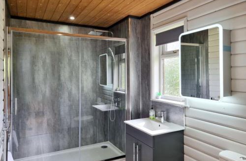 Fitling House | Holly 8 Hot Tub