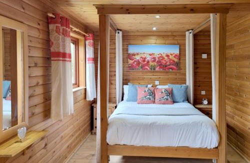 Fitling House | Holly 8 Hot Tub