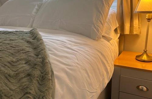 Tonbridge House | Holly Bank Cottage