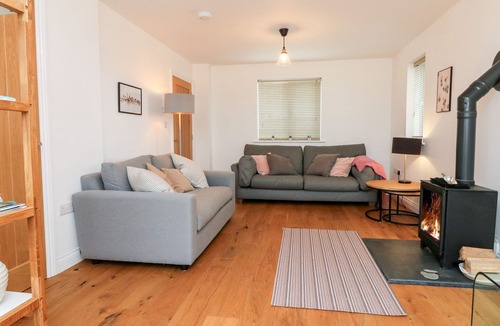 East Portlemouth Cottage | HOLLY BUSH, pet friendly, with open fire in Okehampton