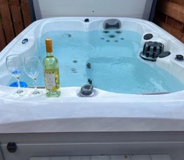 York House | Holly Cabin with Hot Tub