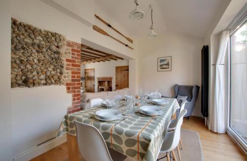Holt House | Holly Cottage