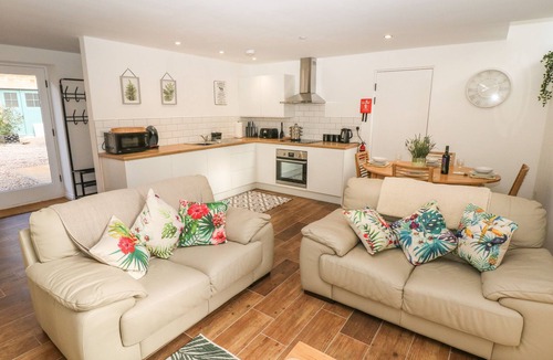 Hoylandswaine Cottage | Holly Cottage