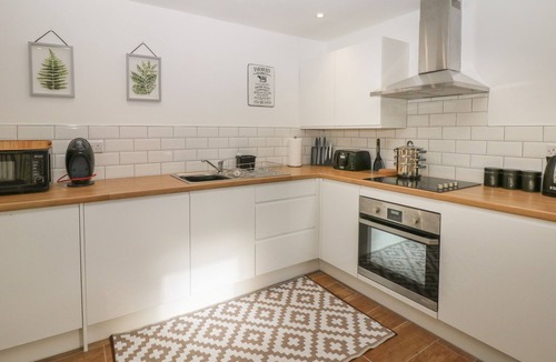 Hoylandswaine Cottage | Holly Cottage