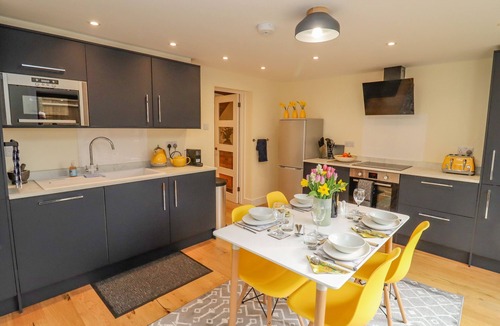 Clifford Chambers Cottage | Holly Cottage