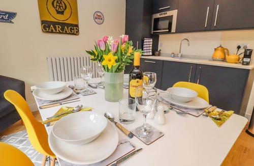 Clifford Chambers Cottage | Holly Cottage