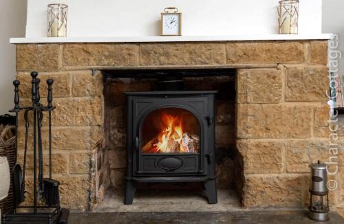 Sibford Gower House | Holly Cottage Middle Tysoe