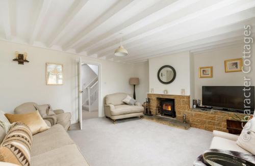 Sibford Gower House | Holly Cottage Middle Tysoe