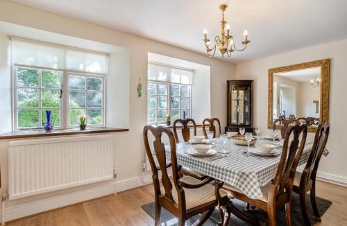Llanfihangel Tal-y-llyn House | Holly Cottage - Scethrog