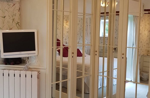 Sheffield Green Bed & Breakfast | Holly House