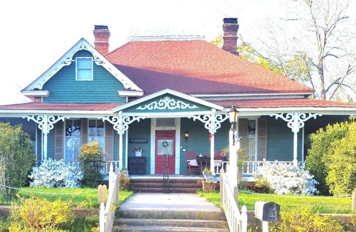 Hamilton Bed & Breakfast | Holly House of Hamilton