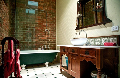 Yarra Glen Bed & Breakfast | Holly Lane Mews