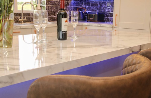 Kingswood Cottage | Holly Lodge