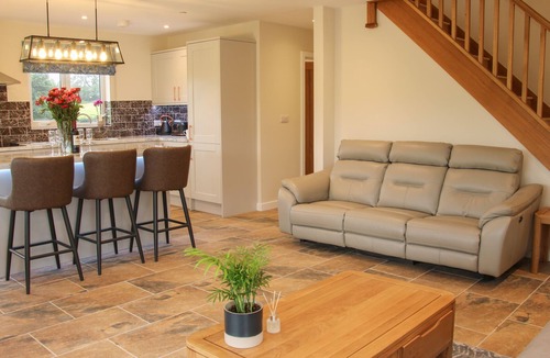 Kingswood Cottage | Holly Lodge