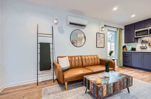 Holly Apartment | Holly Studio w Private Hot Tub