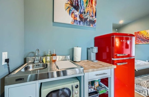 Holly Apartment | Holly Studio walkable to Downtown, bars, SXSW