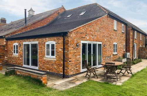 Middlewich House | Holly Tree Barn - Uk49607