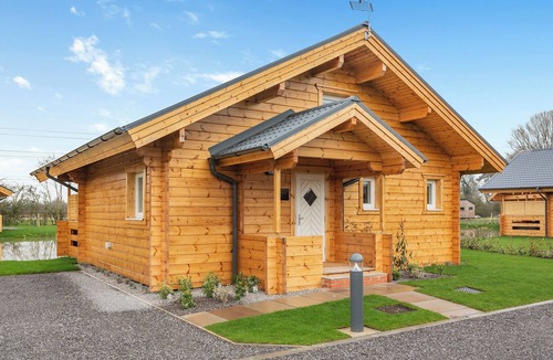 York Ski Chalet | Holly Tree Lodge Accessible PF