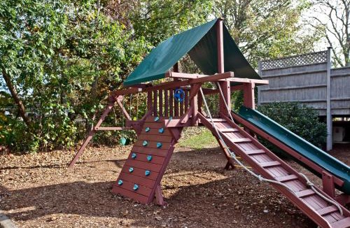 West Yarmouth Hotel | Holly Tree Resort