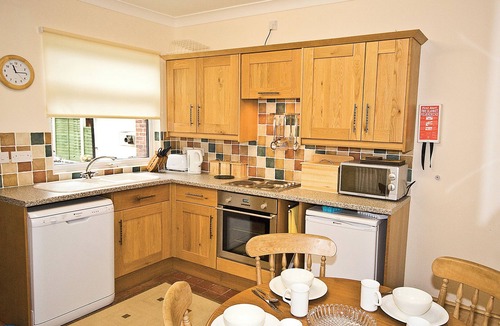 Cheddleton Cottage | Hollybush Cottage - E2800