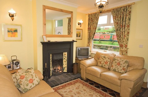 Cheddleton Cottage | Hollybush Cottage - E2800