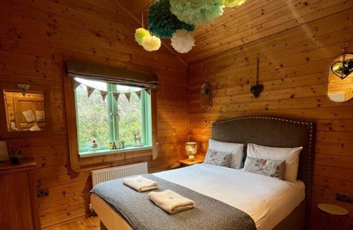Leigh upon Mendip Cabin | Hollybush Lodges