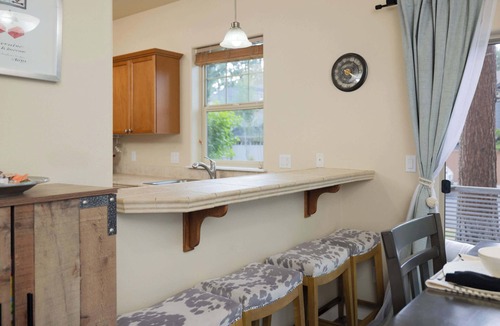 Southwest Bend House | Hollygrape Hideaway - Pet Friendly Sanctuary for 6