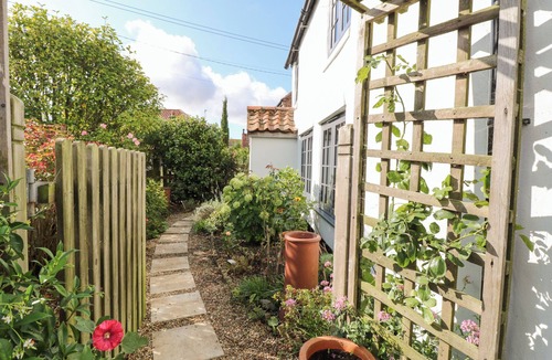 Briston Cottage | Hollyhedge Cottage