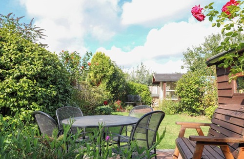 Briston Cottage | Hollyhedge Cottage