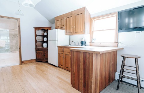 New Hope Bed & Breakfast | HollyHedge Estate