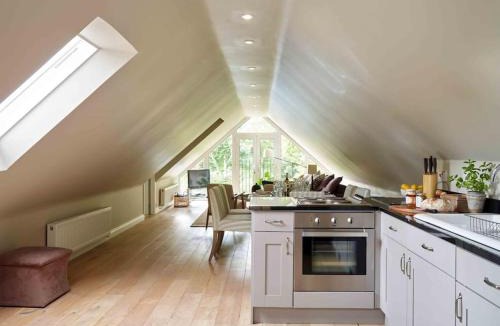 Turville House | Hollyhock Lodge