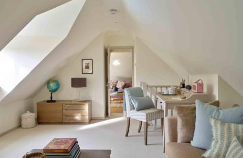 Turville House | Hollyhock Lodge