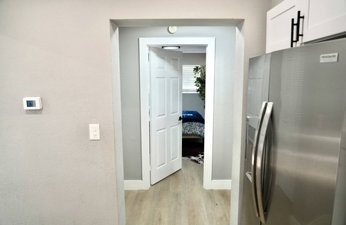Driftwood House | Hollywood 3801