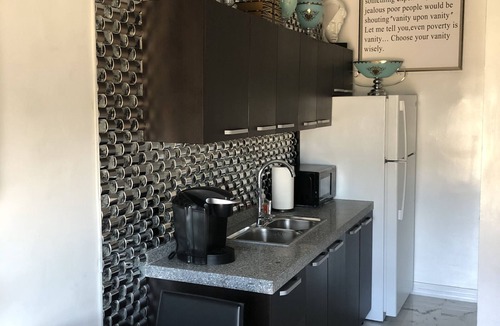 Wilshire Center Apartment | Hollywood Art Studio Apartment