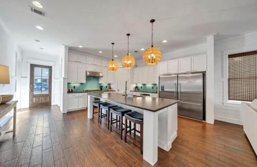 Frangista Beach House | Hollywood & Divine