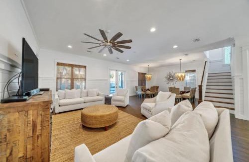 Frangista Beach House | Hollywood & Divine