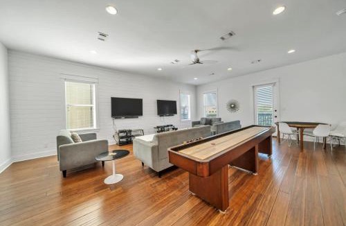 Frangista Beach House | Hollywood & Divine